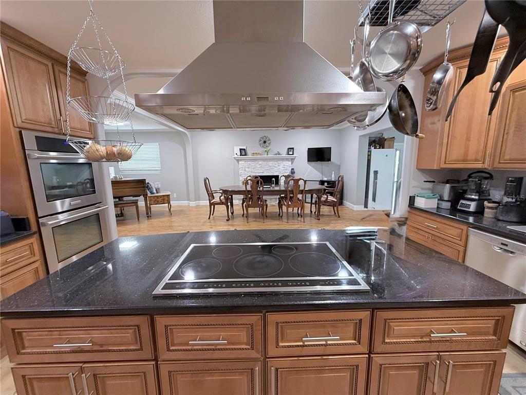 Dining room, Interior, Kitchen, Stainless Steel Appliances