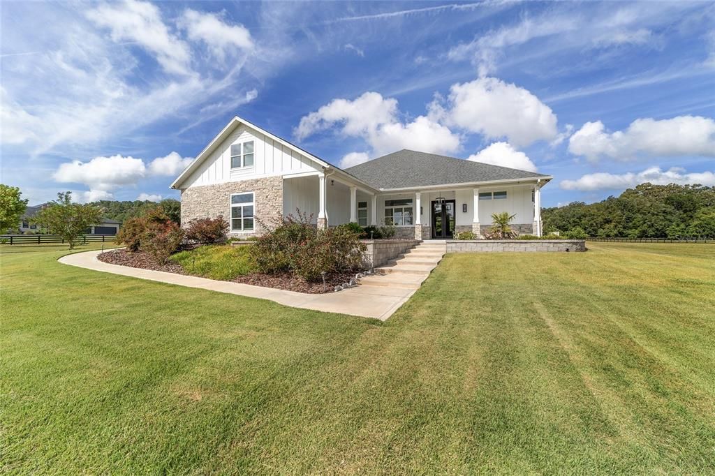 Backyard, Exterior, Facade, Ranch