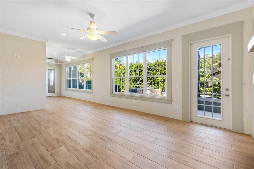 Empty room, Interior, Recessed Lighting, Wood Texture Flooring