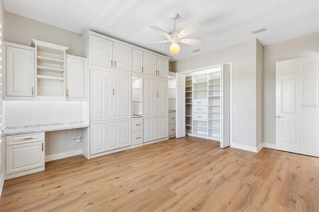 Interior, Walk-in Closets, Wood Texture Flooring