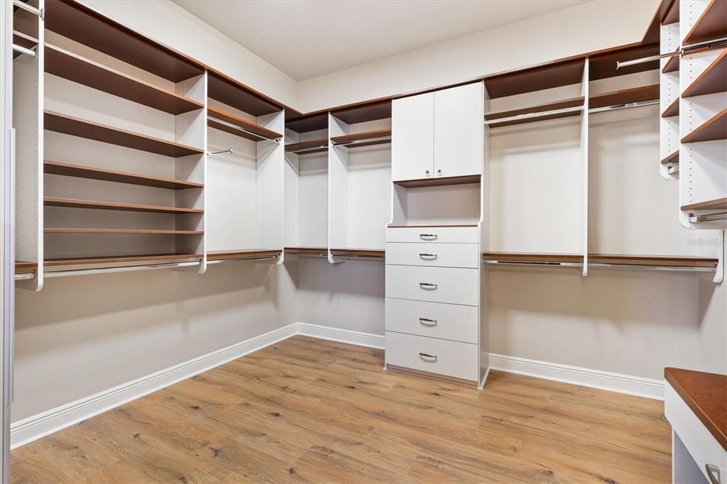 Interior, Walk-in Closets, Wood Texture Flooring