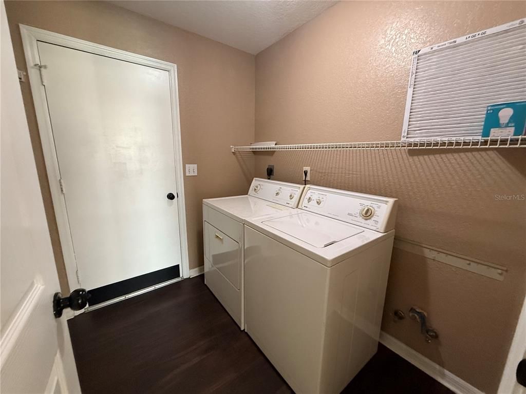 Interior, Washer, Wood Texture Flooring