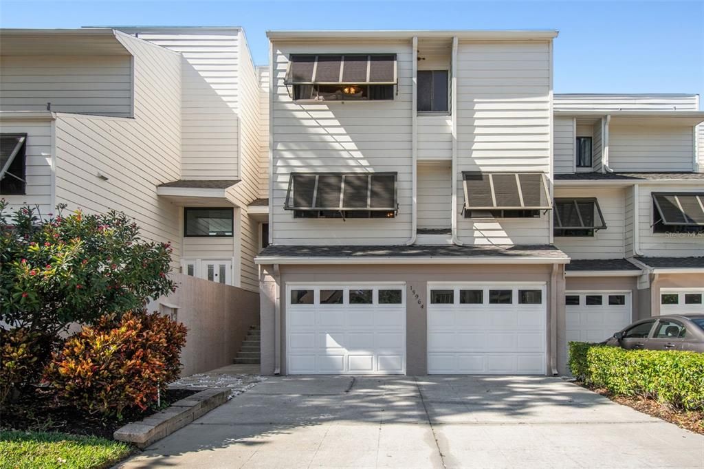 Attached, Exterior, Facade, Rowhouse