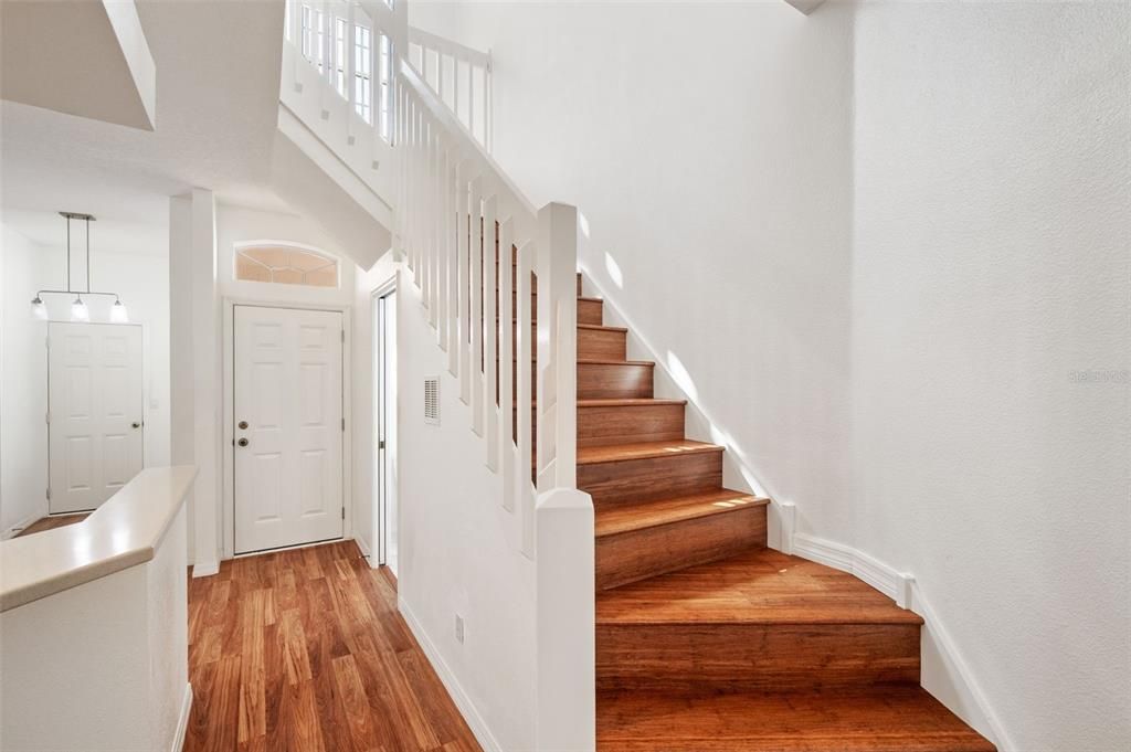 Interior, Pendant Lights, Wood Texture Flooring