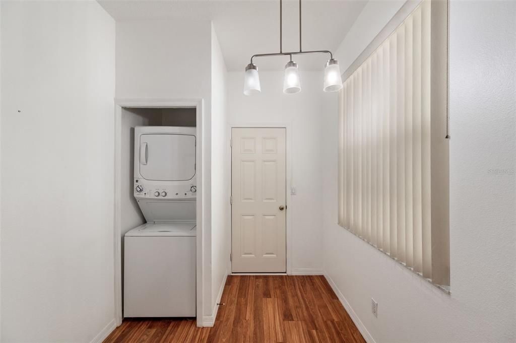 Interior, Utility Closets, Washer, Wood Texture Flooring