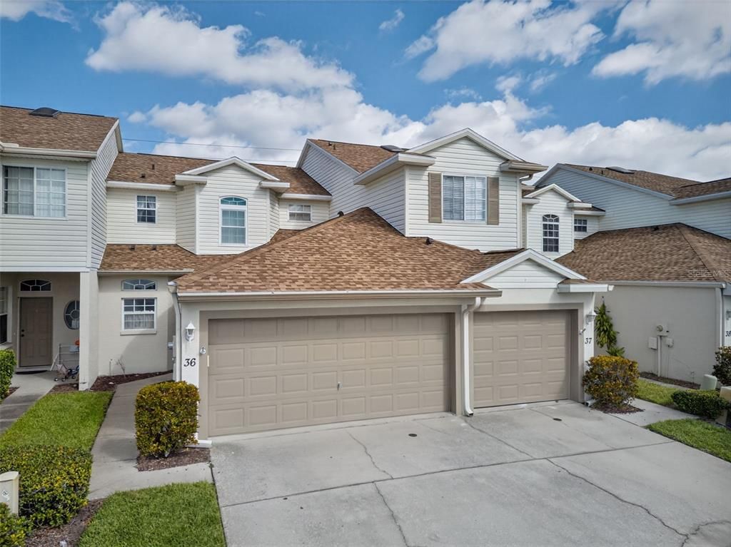 Attached, Exterior, Facade, Rowhouse