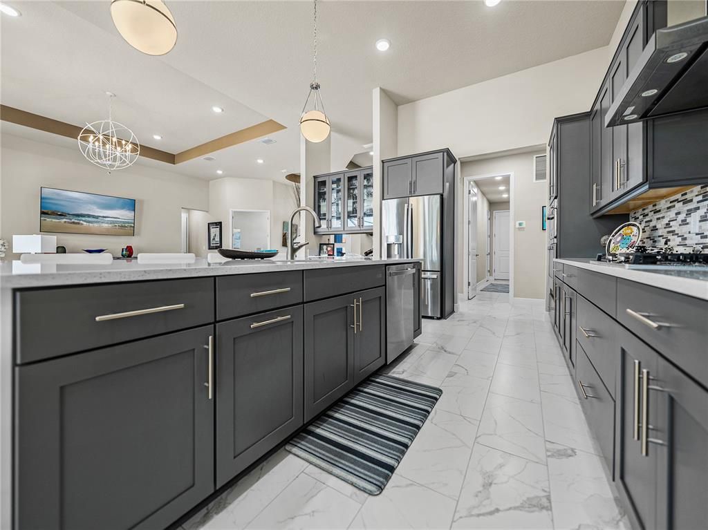 Chandelier, Interior, Kitchen, Marble, Pendant Lights, Recessed Lighting, Stainless Steel Appliances