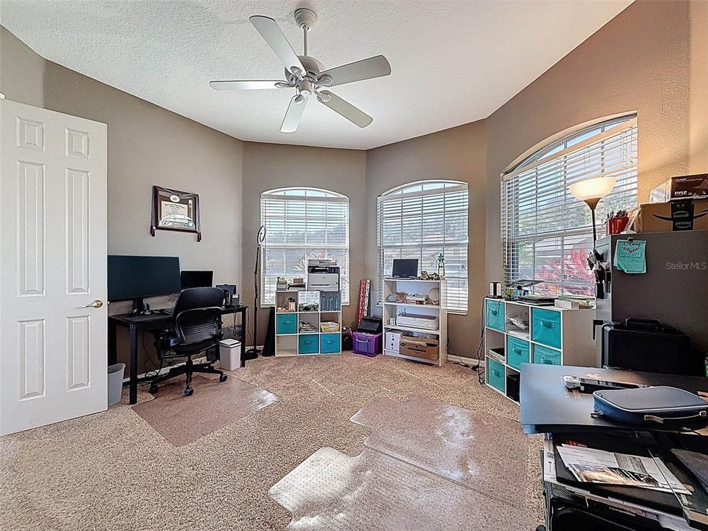 Home Office, Interior