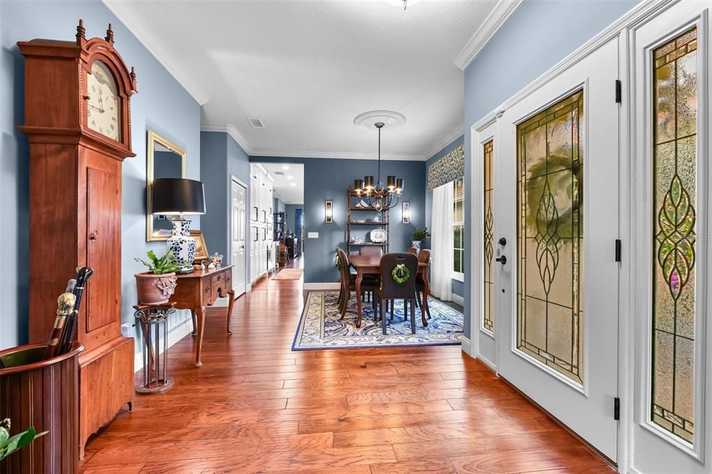 Chandelier, Dining room, Interior, Recessed Lighting, Wood Texture Flooring