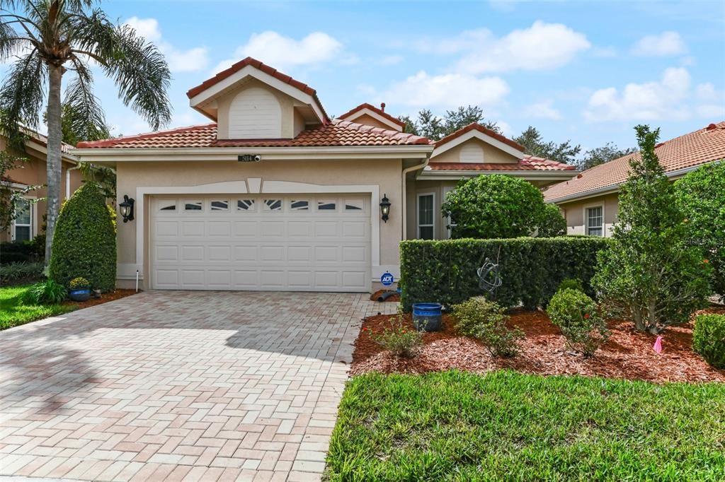 Attached, Exterior, Facade, Mediterranean