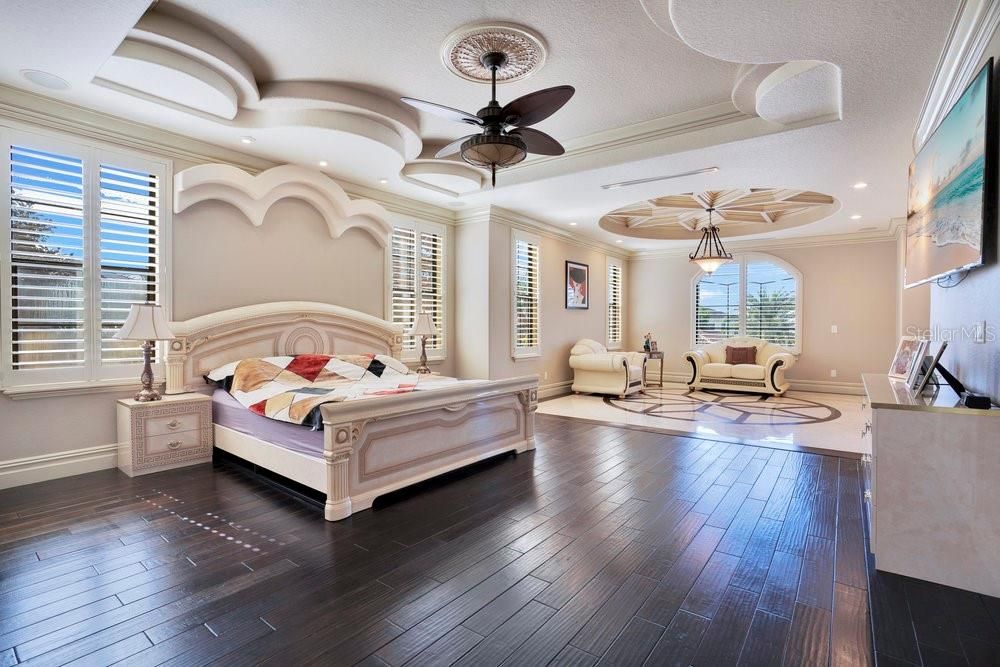 Bedroom, Interior, Pendant Lights, Recessed Lighting, Wood Texture Flooring