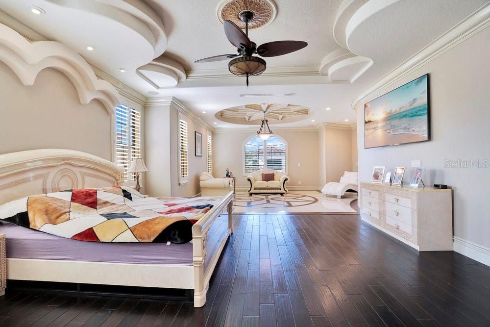 Bedroom, Interior, Pendant Lights, Recessed Lighting, Wood Texture Flooring