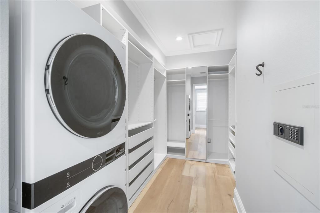 Interior, Recessed Lighting, Utility Closets, Walk-in Closets, Washer, Wood Texture Flooring