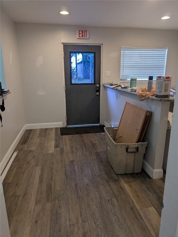 Interior, Recessed Lighting, Wood Texture Flooring