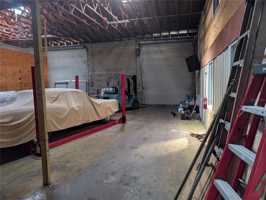 Garage, Interior