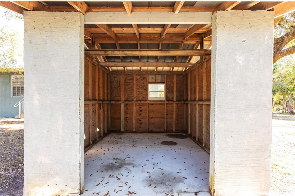 Exterior, Wooden Beams