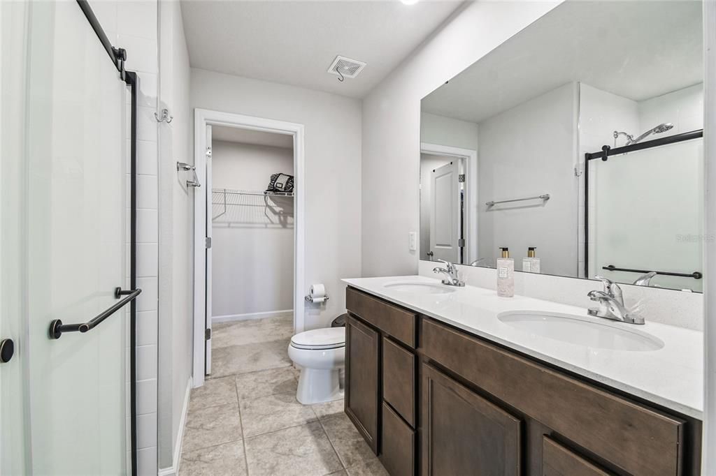 Bathroom, Dual Sink Vanities, Interior, Recessed Lighting