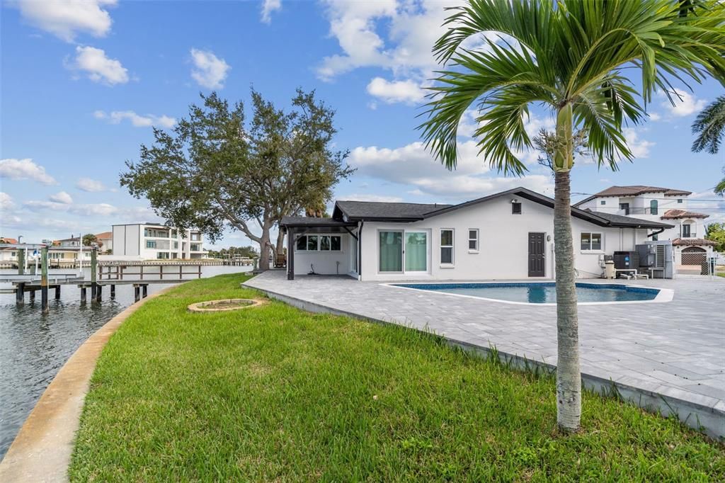 Exterior, Pool, Water