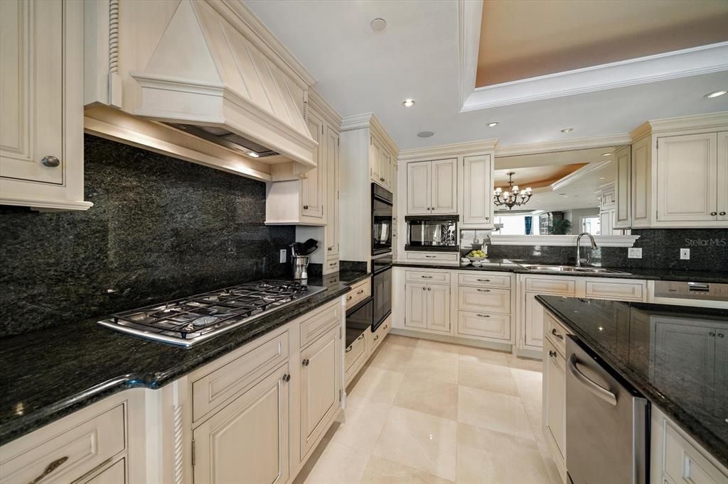 Chandelier, Interior, Kitchen, Recessed Lighting, Stainless Steel Appliances