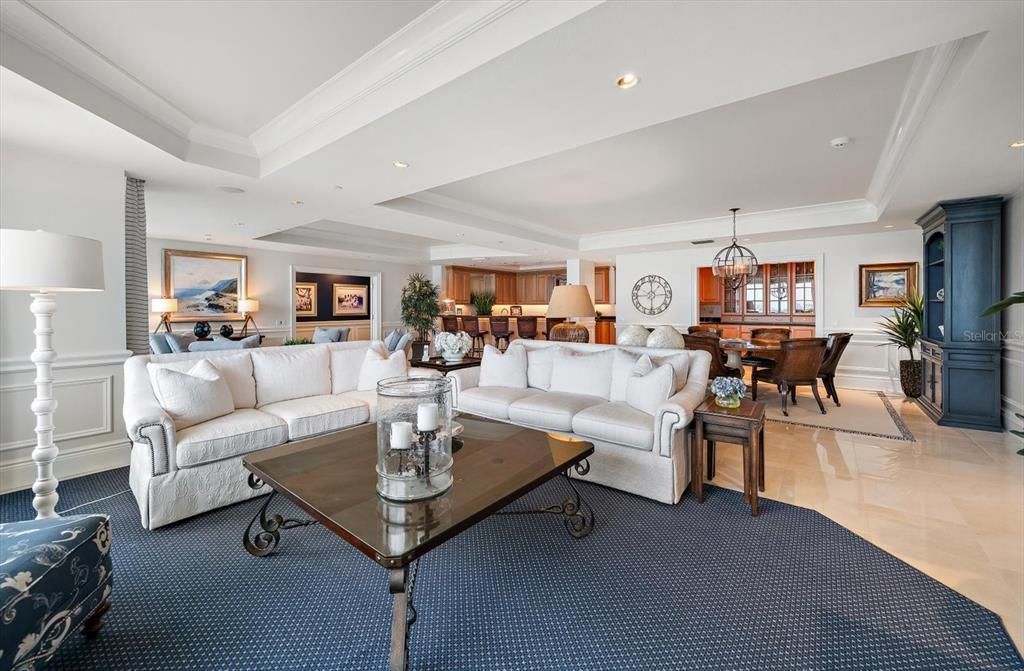 Chandelier, Dining room, Interior, Living room, Pendant Lights, Recessed Lighting