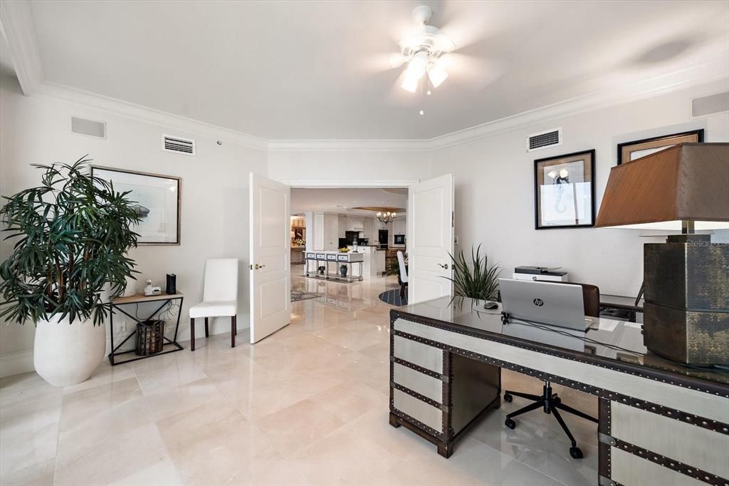 Home Office, Interior