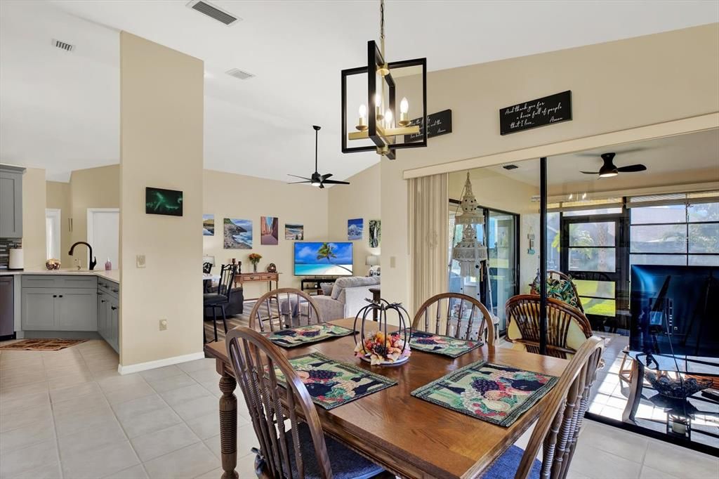 Dining room, Interior, Living room, Pendant Lights