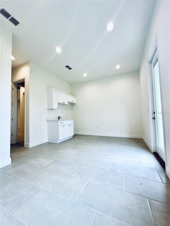 Empty room, Interior, Kitchen, Recessed Lighting
