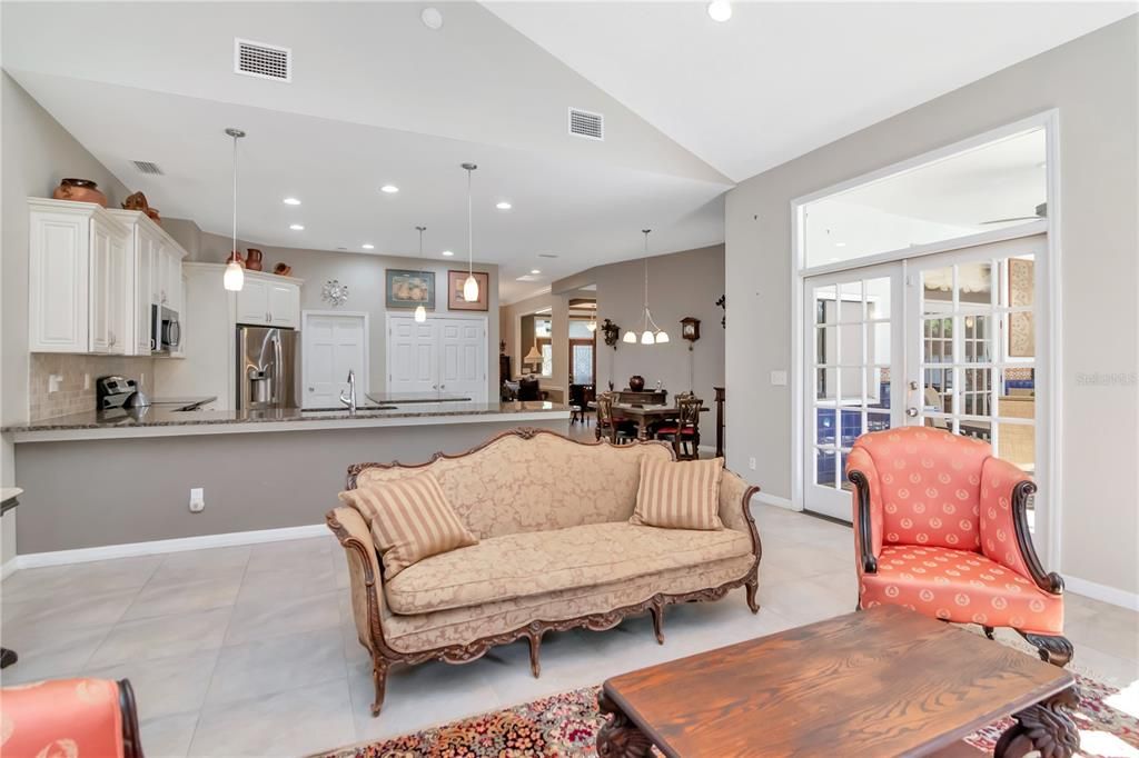 Dining room, Interior, Kitchen, Living room, Pendant Lights, Recessed Lighting, Stainless Steel Appliances