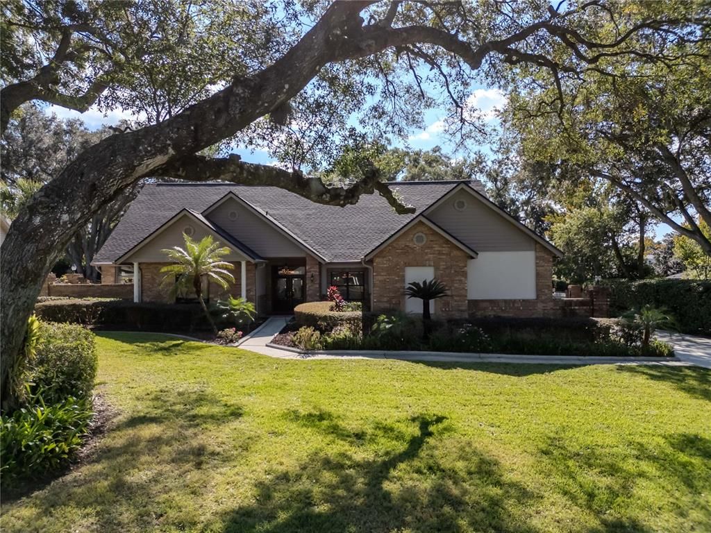 Backyard, Exterior, Facade, Brick Facade, Ranch