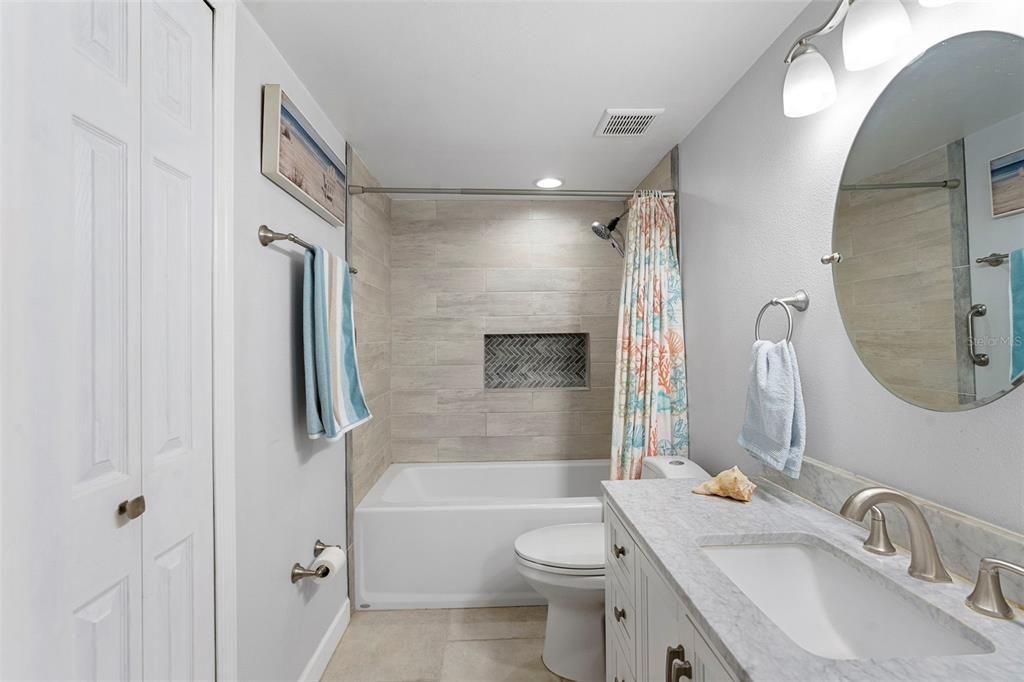 Bathroom, Interior, Recessed Lighting