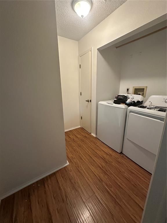 Interior, Washer, Wood Texture Flooring