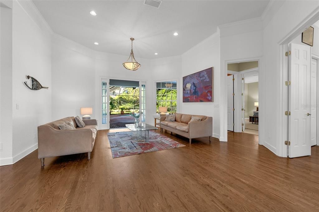 Interior, Living room, Pendant Lights, Recessed Lighting, Wood Texture Flooring