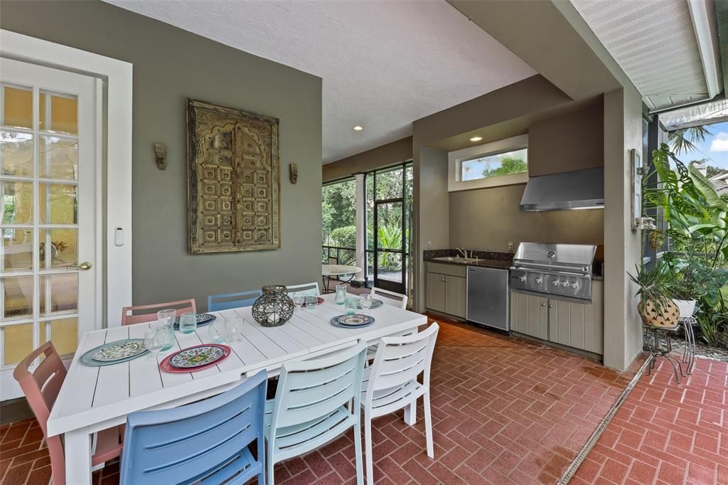Dining room, Interior, Kitchen, Recessed Lighting, Stainless Steel Appliances