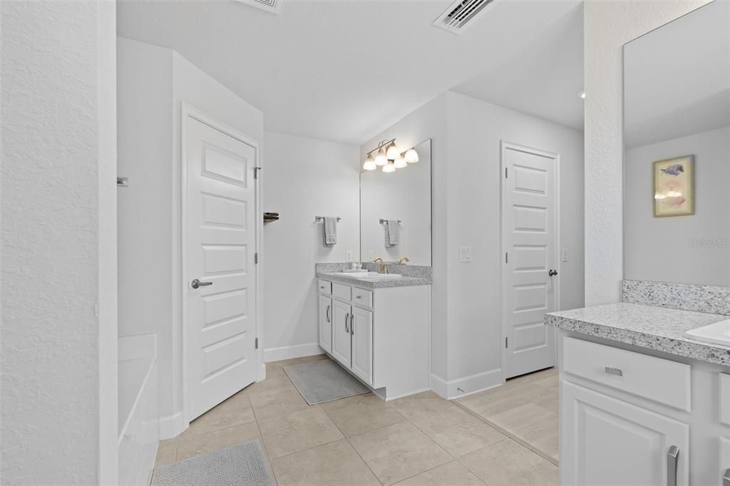 Bathroom, Dual Sink Vanities, Interior