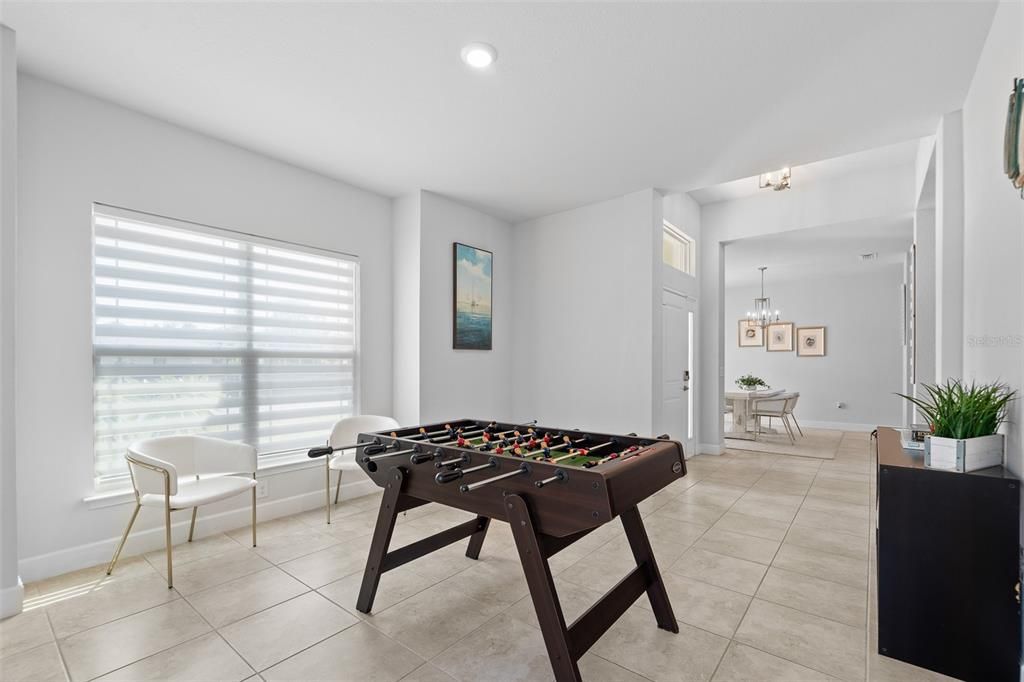 Chandelier, Game Room, Interior, Recessed Lighting