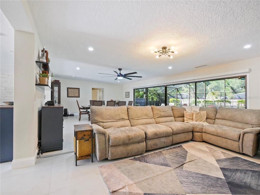 Dining room, Interior, Living room, Recessed Lighting