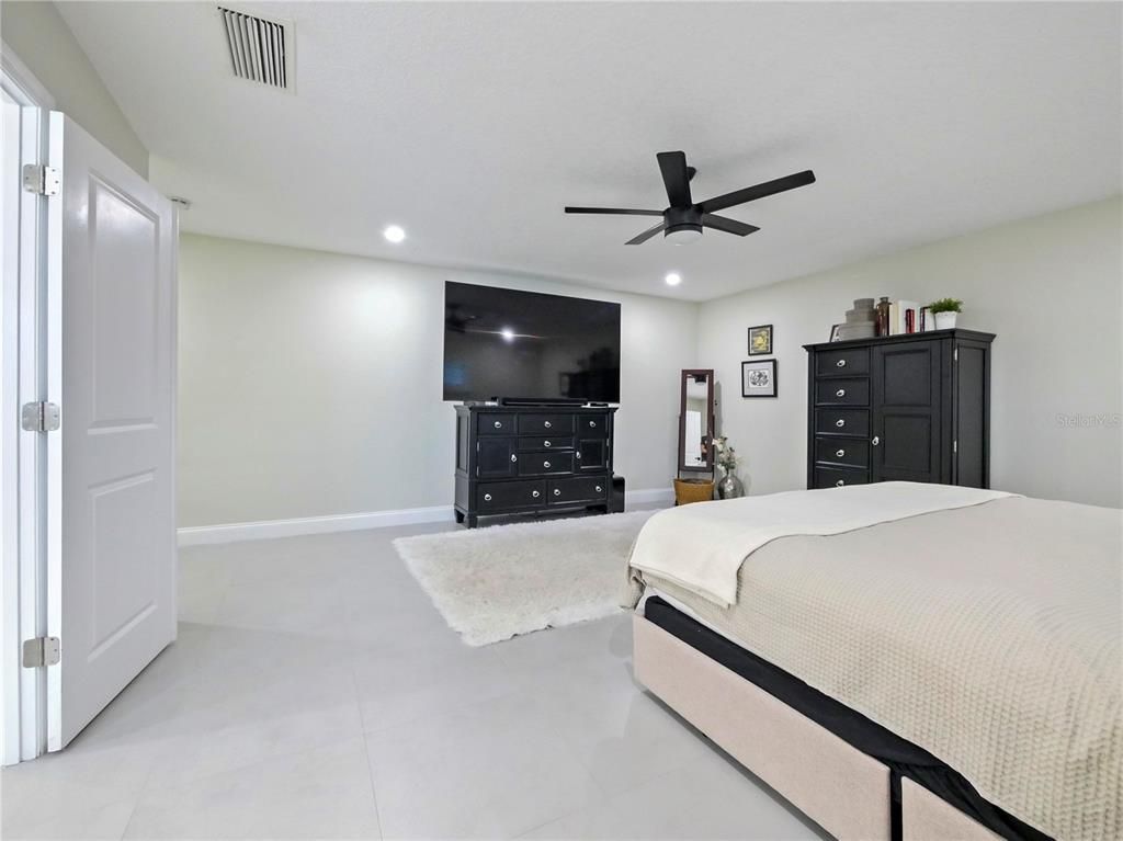 Bedroom, Interior, Recessed Lighting