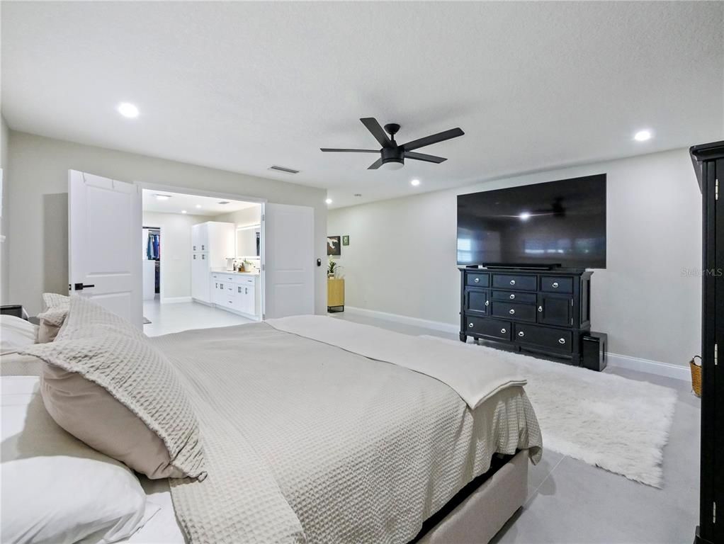 Bedroom, Interior, Recessed Lighting