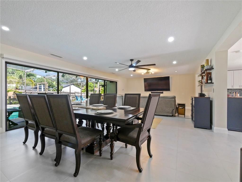 Dining room, Interior, Recessed Lighting