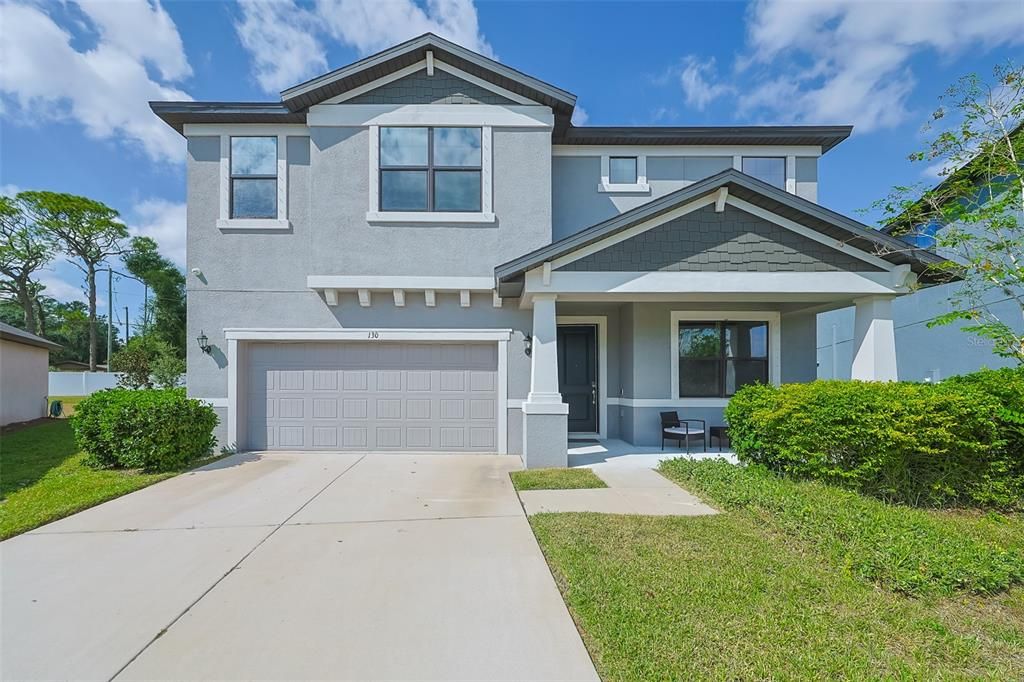 Attached, Exterior, Facade, American Craftsman