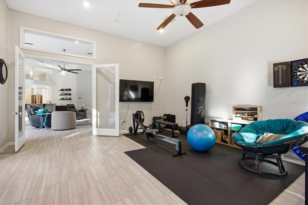 Fitness Equipment, Interior, Recessed Lighting, Wood Texture Flooring
