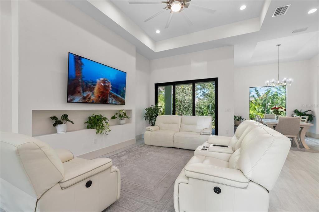Dining room, Interior, Living room, Pendant Lights, Recessed Lighting