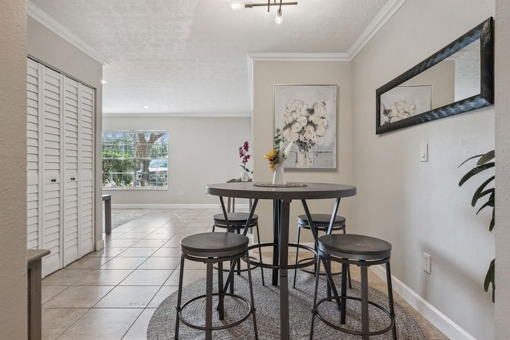 Dining room, Interior, Recessed Lighting
