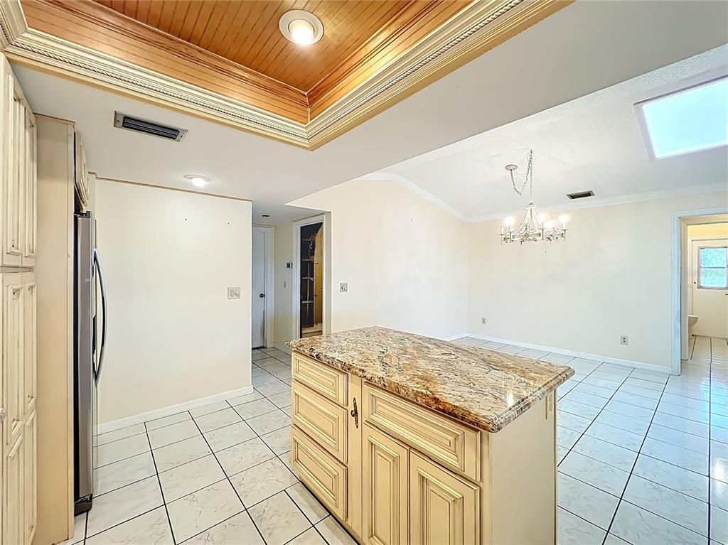Chandelier, Interior, Marble, Wooden Ceilings
