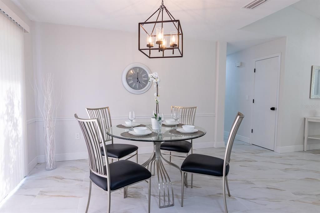 Chandelier, Dining room, Interior, Marble, Pendant Lights