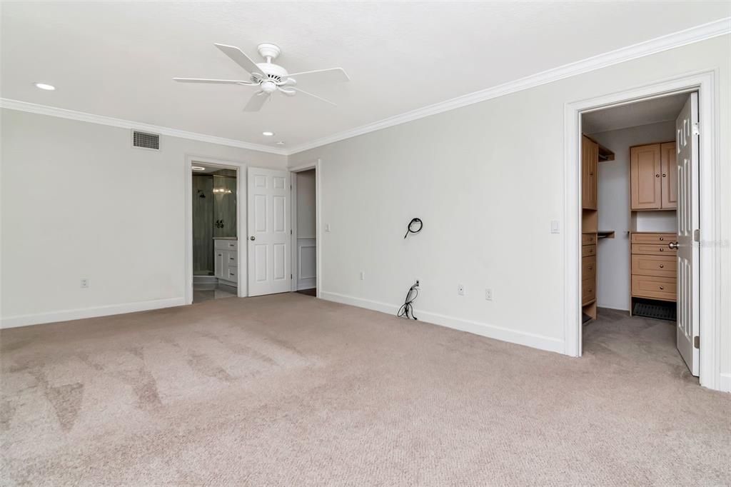 Empty room, Interior, Recessed Lighting
