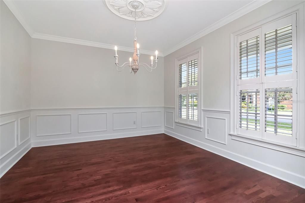 Chandelier, Empty room, Interior, Wood Texture Flooring