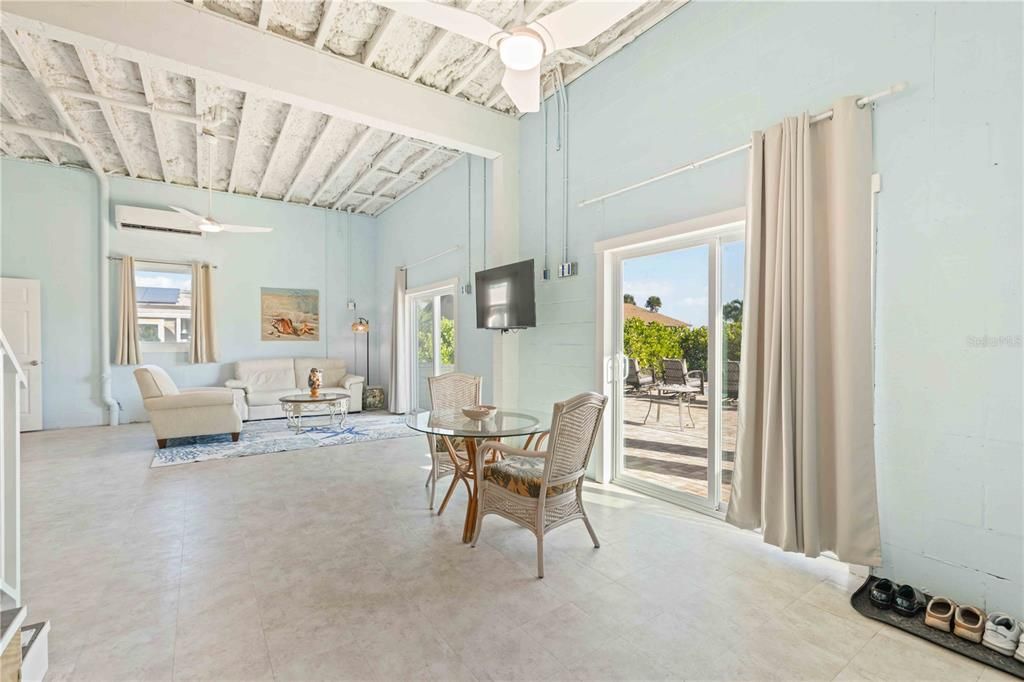 Interior, Living room, Pendant Lights