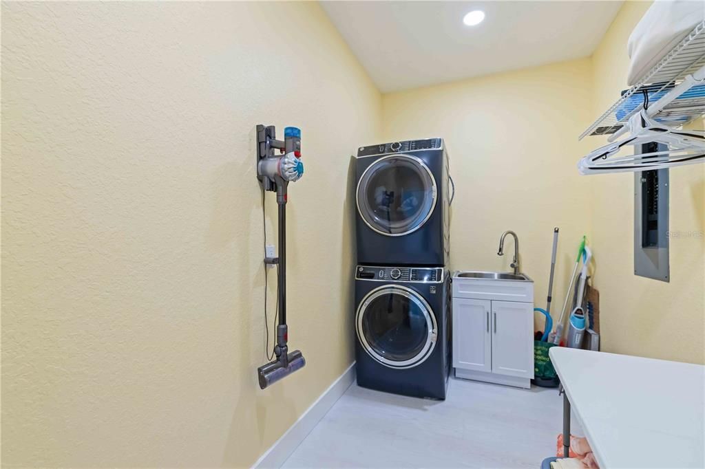 Interior, Recessed Lighting, Washer