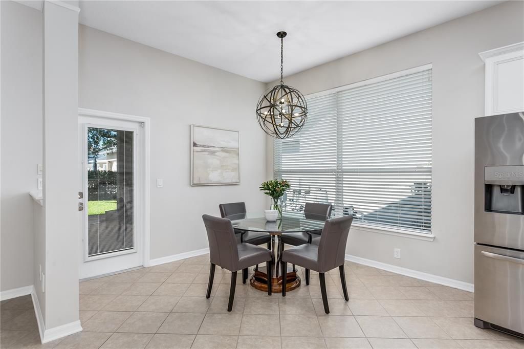 Chandelier, Dining room, Interior, Pendant Lights